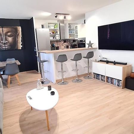 Charmant Logement Avec Jacuzzi Mantes-la-Jolie Buitenkant foto