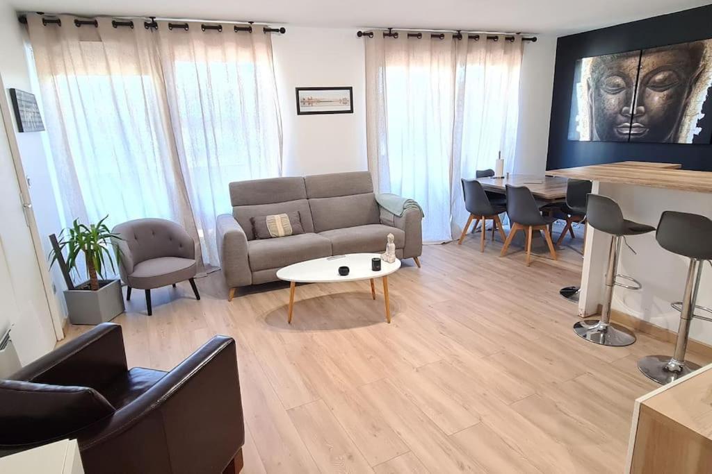 Charmant Logement Avec Jacuzzi Mantes-la-Jolie Buitenkant foto